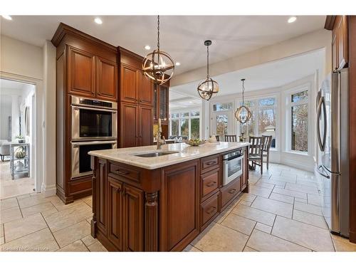 994 Stonebrook Road, Cambridge, ON - Indoor Photo Showing Kitchen With Double Sink