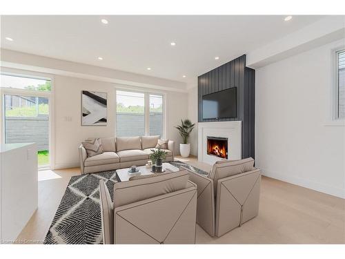 176 Forest Road, Cambridge, ON - Indoor Photo Showing Living Room With Fireplace