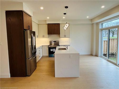 176 Forest Road, Cambridge, ON - Indoor Photo Showing Kitchen