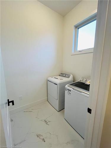 176 Forest Road, Cambridge, ON - Indoor Photo Showing Laundry Room