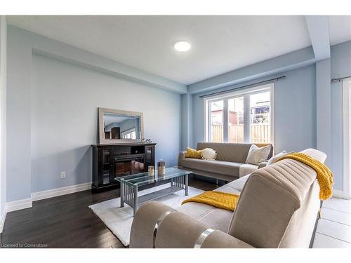 217 Watervale Crescent, Kitchener, ON - Indoor Photo Showing Living Room