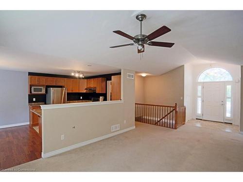 12 Riverside Circle, Smithville, ON - Indoor Photo Showing Kitchen