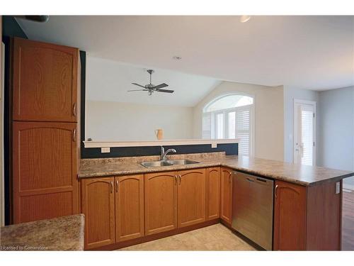 12 Riverside Circle, Smithville, ON - Indoor Photo Showing Kitchen With Double Sink