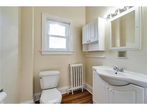 4-99 Roseview Avenue, Cambridge, ON - Indoor Photo Showing Bathroom