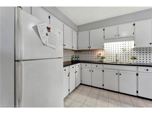 306-6 Shettleston Street, Cambridge, ON - Indoor Photo Showing Kitchen