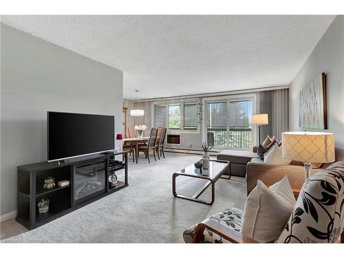 306-6 Shettleston Street, Cambridge, ON - Indoor Photo Showing Living Room