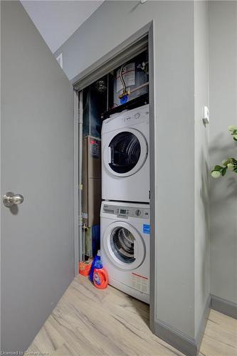 4-258A Sunview Street, Waterloo, ON - Indoor Photo Showing Laundry Room