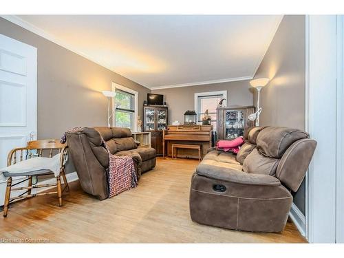 101 Arlington Boulevard, Kitchener, ON - Indoor Photo Showing Living Room