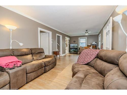 101 Arlington Boulevard, Kitchener, ON - Indoor Photo Showing Living Room