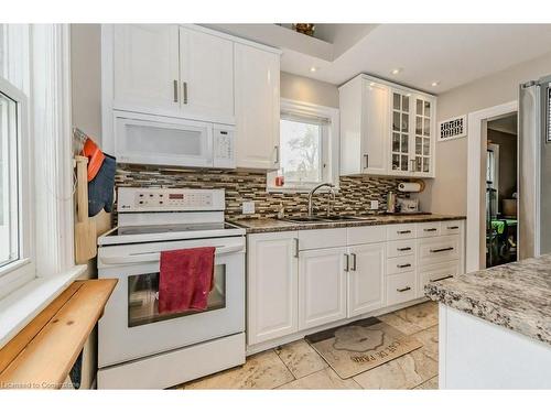 101 Arlington Boulevard, Kitchener, ON - Indoor Photo Showing Kitchen