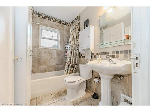 101 Arlington Boulevard, Kitchener, ON - Indoor Photo Showing Bathroom