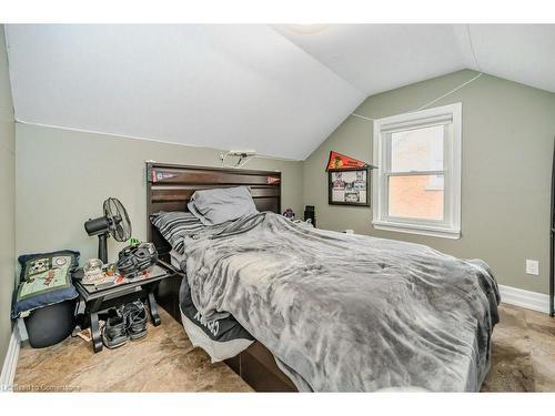 101 Arlington Boulevard, Kitchener, ON - Indoor Photo Showing Bedroom