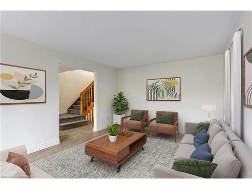 395 Westridge Drive, Waterloo, ON - Indoor Photo Showing Living Room