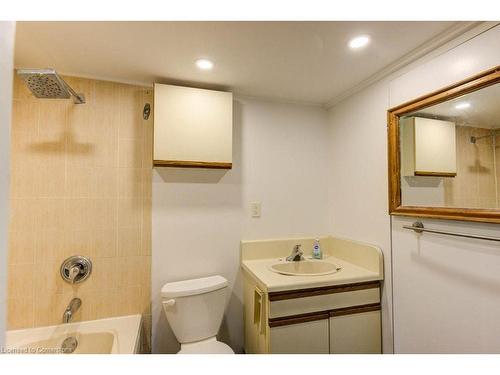 395 Westridge Drive, Waterloo, ON - Indoor Photo Showing Bathroom