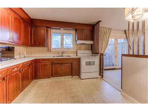 166 Marshall Street, Waterloo, ON - Indoor Photo Showing Kitchen With Double Sink