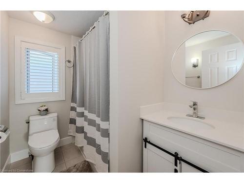 48 Alderson Drive, Cambridge, ON - Indoor Photo Showing Bathroom