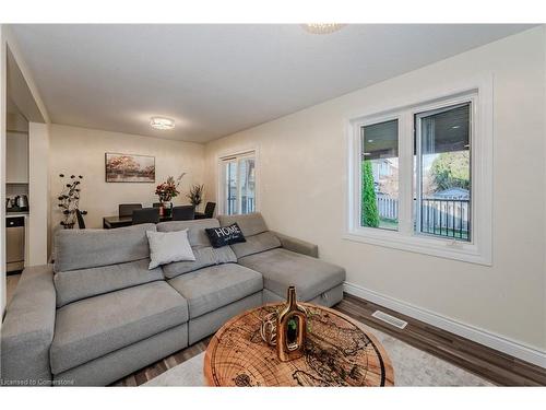 48 Alderson Drive, Cambridge, ON - Indoor Photo Showing Living Room