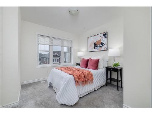 26-143 Ridge Road, Cambridge, ON - Indoor Photo Showing Bedroom