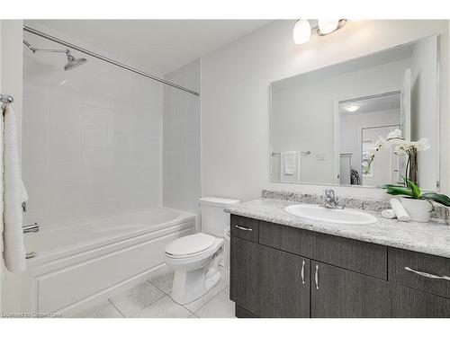 26-143 Ridge Road, Cambridge, ON - Indoor Photo Showing Bathroom