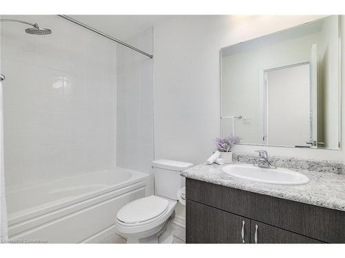 26-143 Ridge Road, Cambridge, ON - Indoor Photo Showing Bathroom