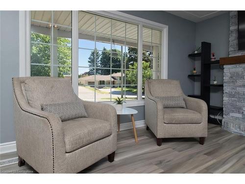 A-115 Uplands Drive, Kitchener, ON - Indoor Photo Showing Living Room