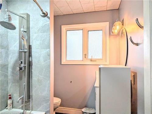 A-115 Uplands Drive, Kitchener, ON - Indoor Photo Showing Bathroom