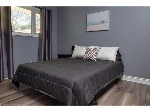 A-115 Uplands Drive, Kitchener, ON - Indoor Photo Showing Bedroom