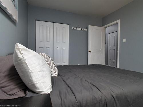 A-115 Uplands Drive, Kitchener, ON - Indoor Photo Showing Bedroom