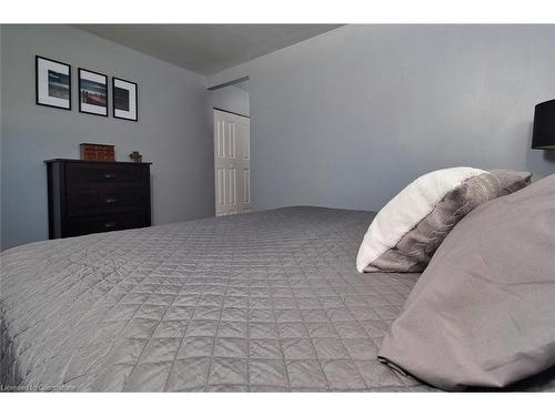 A-115 Uplands Drive, Kitchener, ON - Indoor Photo Showing Bedroom