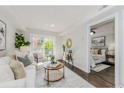 5C-185 Windale Crescent, Kitchener, ON - Indoor Photo Showing Living Room