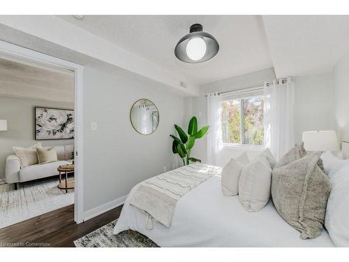 5C-185 Windale Crescent, Kitchener, ON - Indoor Photo Showing Bedroom