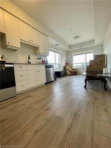 314-255 Northfield Drive E, Waterloo, ON - Indoor Photo Showing Kitchen