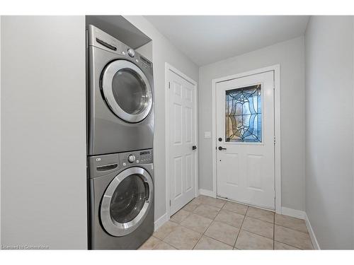 24 Watch Hill Lane, Cambridge, ON - Indoor Photo Showing Laundry Room