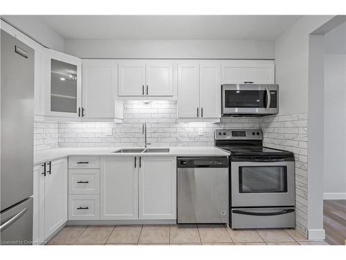 24 Watch Hill Lane, Cambridge, ON - Indoor Photo Showing Kitchen With Double Sink With Upgraded Kitchen