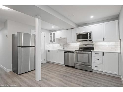 24 Watch Hill Lane, Cambridge, ON - Indoor Photo Showing Kitchen