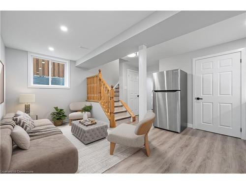 24 Watch Hill Lane, Cambridge, ON - Indoor Photo Showing Living Room