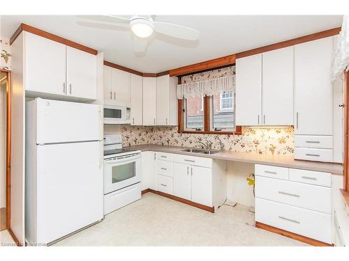 80 Highland Road W, Kitchener, ON - Indoor Photo Showing Kitchen With Double Sink