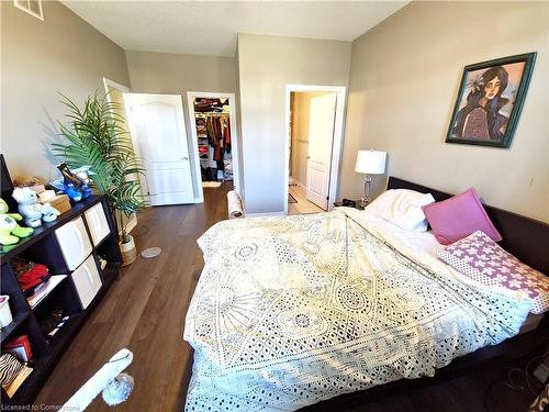 110-1360 Costigan Road, Milton, ON - Indoor Photo Showing Bedroom