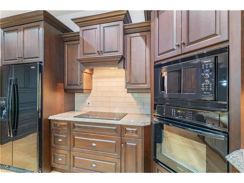 5 Kraftwood Place, Waterloo, ON - Indoor Photo Showing Kitchen