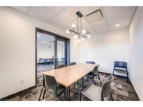 302-251 Northfield Drive E, Waterloo, ON - Indoor Photo Showing Dining Room