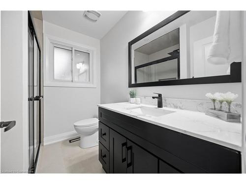 66 Beech Avenue, Cambridge, ON - Indoor Photo Showing Bathroom