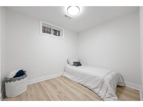 66 Beech Avenue, Cambridge, ON - Indoor Photo Showing Bedroom