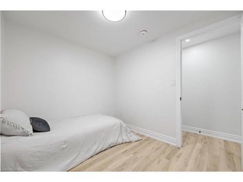 66 Beech Avenue, Cambridge, ON - Indoor Photo Showing Bedroom