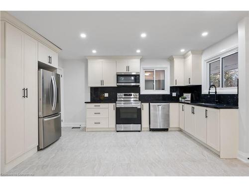 66 Beech Avenue, Cambridge, ON - Indoor Photo Showing Kitchen