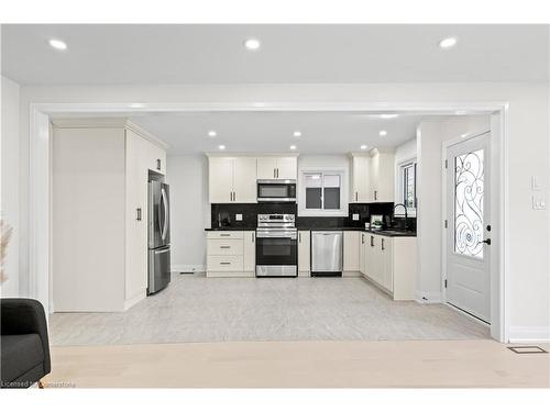 66 Beech Avenue, Cambridge, ON - Indoor Photo Showing Kitchen