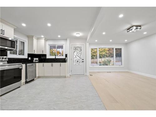 66 Beech Avenue, Cambridge, ON - Indoor Photo Showing Kitchen