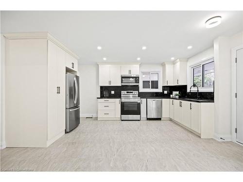 66 Beech Avenue, Cambridge, ON - Indoor Photo Showing Kitchen