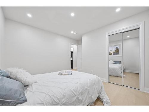 66 Beech Avenue, Cambridge, ON - Indoor Photo Showing Bedroom