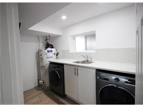 B-230 Hazelglen Drive, Kitchener, ON - Indoor Photo Showing Laundry Room