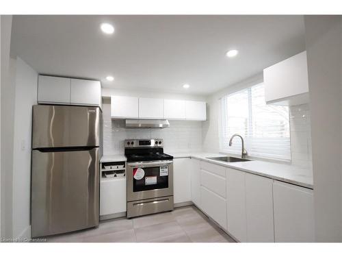 B-230 Hazelglen Drive, Kitchener, ON - Indoor Photo Showing Kitchen